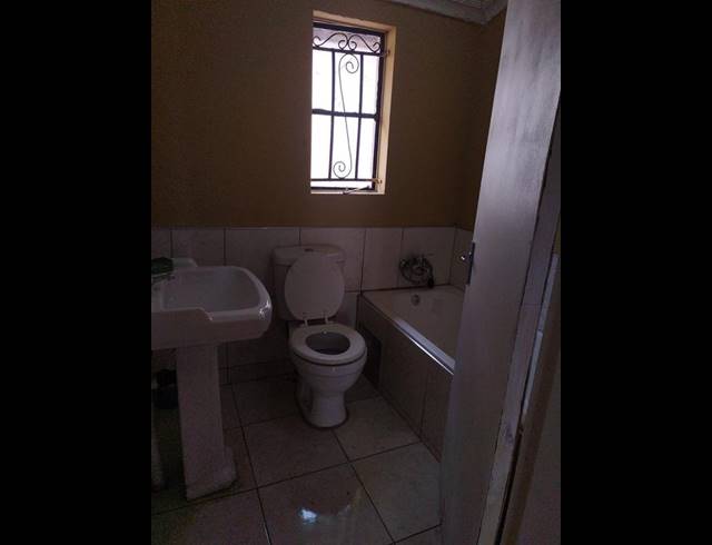 2 BEDROOM HOUSE FOR SALE IN MOROKA